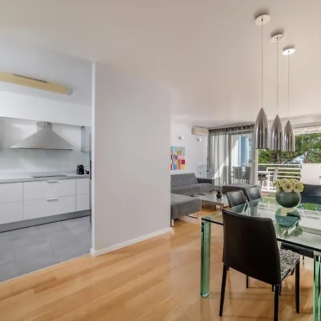 Hermosa Luxury شقة